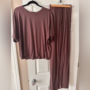 NUUDS brown pajama set